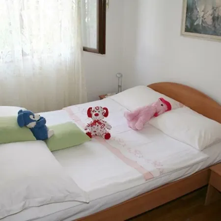 Apartament In 37940 Mali Lošinj